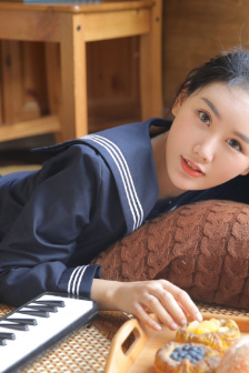 五个黑人玩一个女5P视频